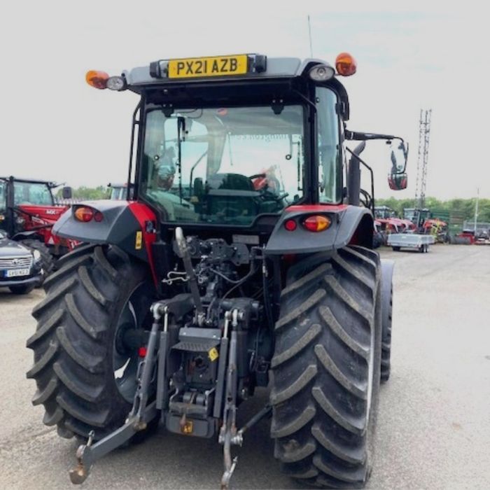Massey Ferguson 5711: Технічний Огляд