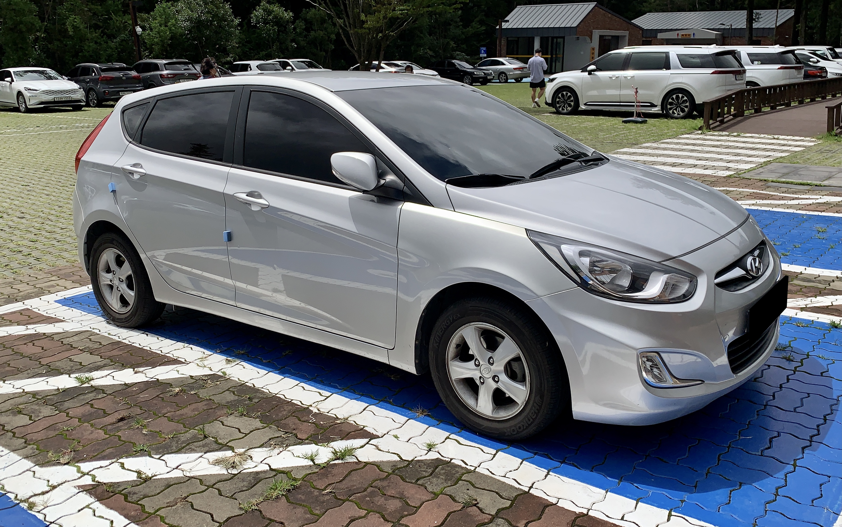 Hyundai Accent: Технічний Огляд